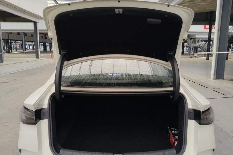 Used BYD Seal 06 New Energy 2025 DM-i Smart Drive 120KM Deluxe Model Trunk