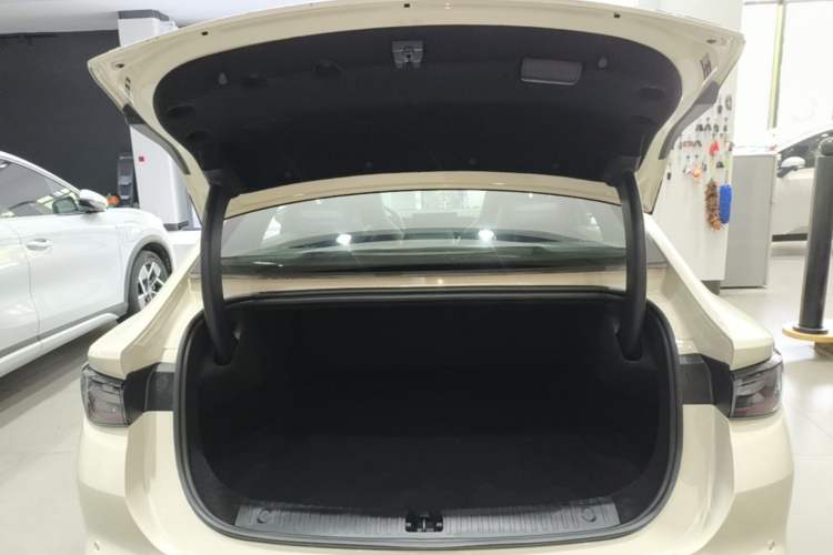 Used BYD Seal 06 New Energy 2025 EV 470KM Prestige Edition Trunk