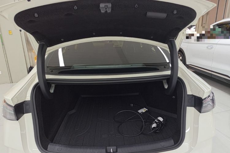 Used BYD Seal 06 New Energy 2025 DM-i Smart Drive 80KM Luxury Model Trunk