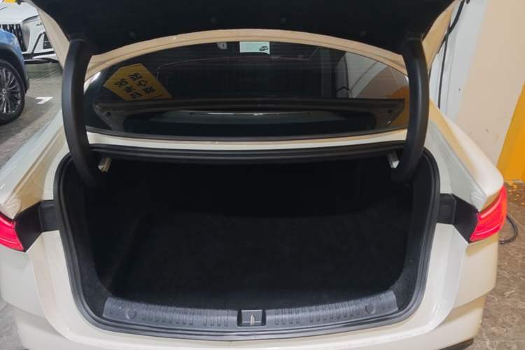Used BYD Seal 06 New Energy 2025 DM-i Smart Drive 80KM Luxury Model Trunk