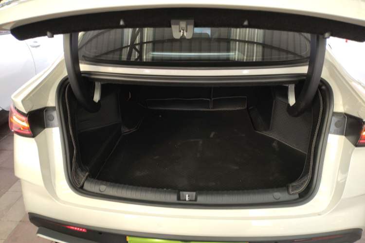 Used BYD Seal 06 New Energy 2025 DM-i Smart Drive 120KM Prestige Model Trunk