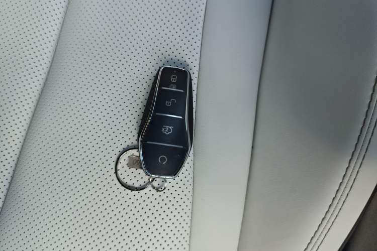 Used BYD Seal 06 New Energy 2025 DM-i Smart Drive 80KM Luxury Model Vehicle Key