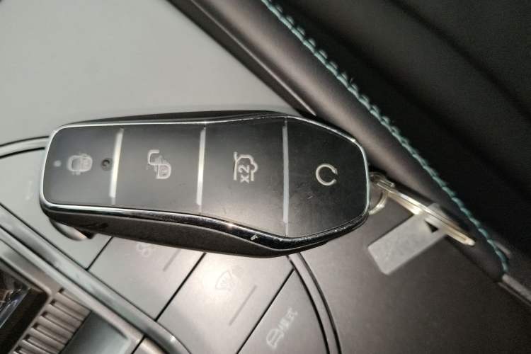 Used BYD Seal 06 New Energy 2025 DM-i Smart Drive 120KM Deluxe Model Vehicle Key