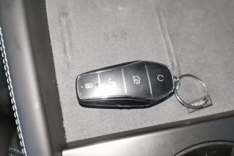 Used BYD Seal 06 New Energy 2025 DM-i Smart Drive 120KM Deluxe Model Vehicle Key