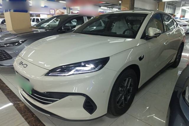 Ojetý BYD Seal 06 New Energy 2025 DM-i Smart Drive 80KM Luxury Model
