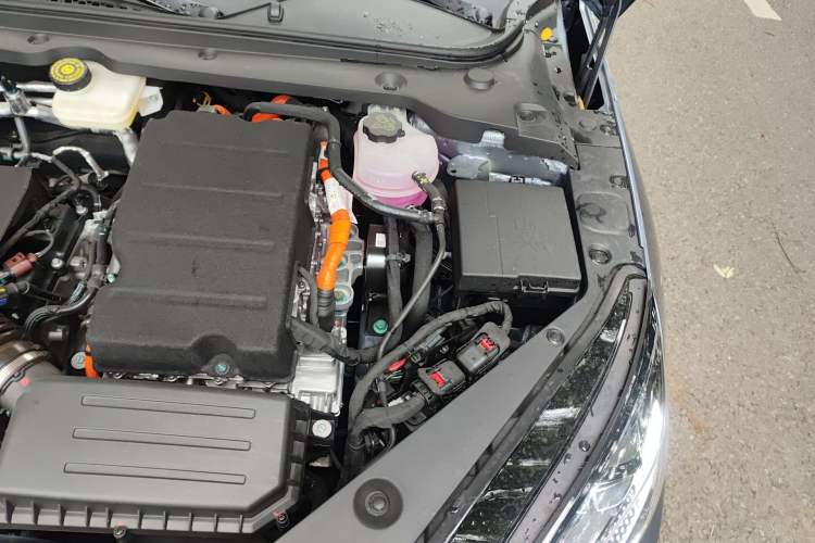 Used BYD Seal 06 New Energy 2026 DM-i Ultra-Enjoyment 128KM Smart Enjoyment Model Engine Bay Left