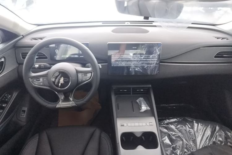 Used BYD Seal 06 New Energy 2026 DM-i Ultra-Enjoyment 128KM Luxury Edition Center Console