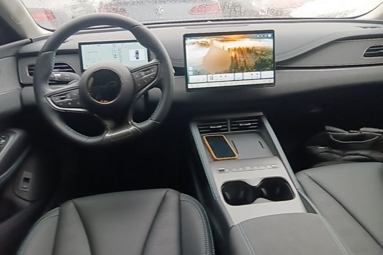 Used BYD Seal 06 New Energy 2026 DM-i Ultra-Enjoyment 128KM Smart Enjoyment Model Center Console