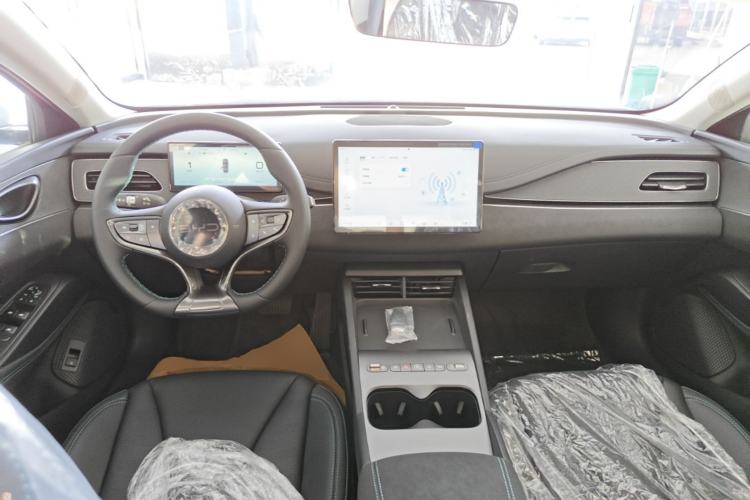 Used BYD Seal 06 New Energy 2026 DM-i Ultra-Enjoyment 128KM Luxury Edition Center Console