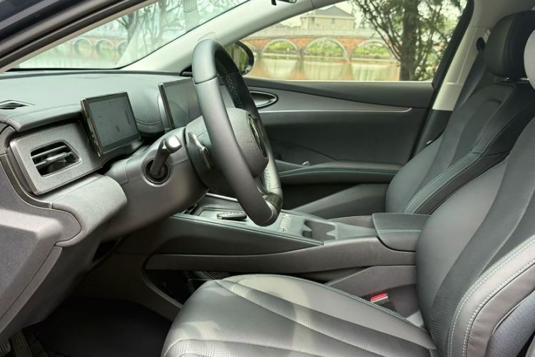 Used BYD Seal 06 New Energy 2026 Model DM-i Ultra-Enjoyment Edition 210KM Prestige Version Interior 3