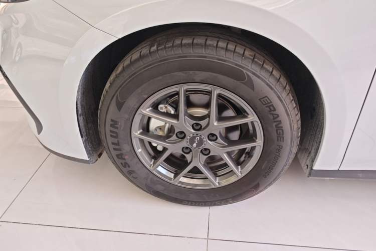 Used BYD Seal 06 New Energy 2026 DM-i Ultra-Enjoyment 128KM Luxury Edition Left Front Wheel Hub