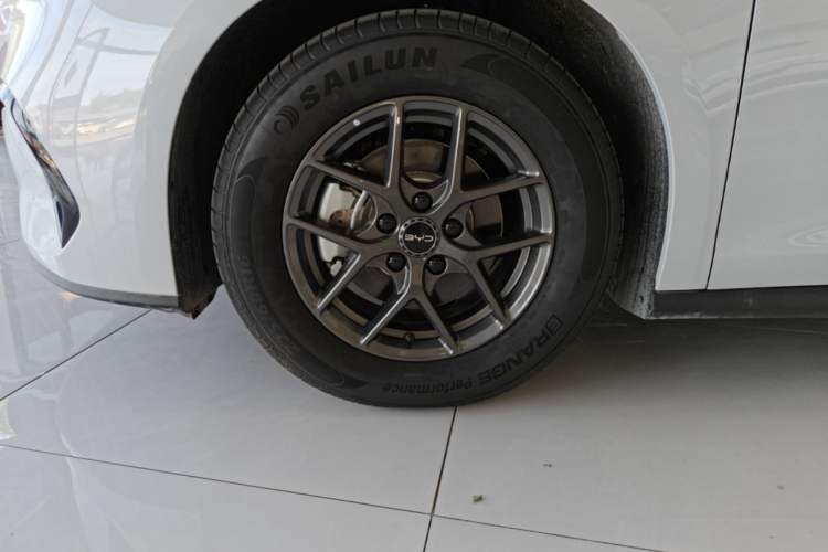 Used BYD Seal 06 New Energy 2026 DM-i Ultra-Enjoyment 128KM Luxury Edition Left Front Wheel Hub