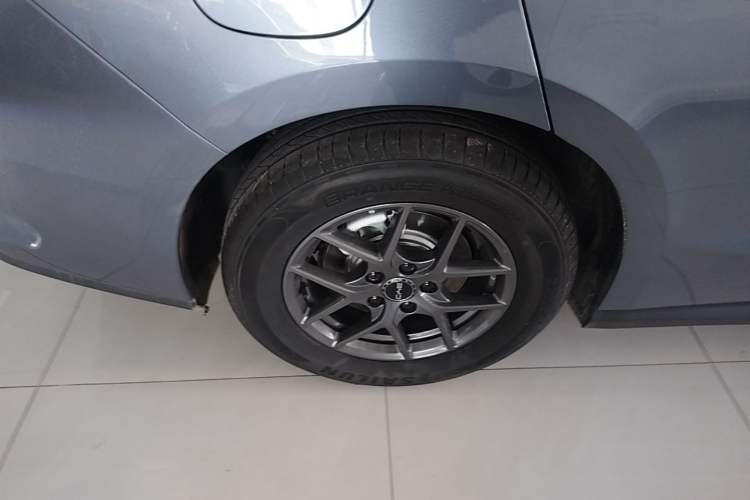 Used BYD Seal 06 New Energy 2026 DM-i Ultra-Enjoyment 128KM Luxury Edition Right Rear Wheel Hub