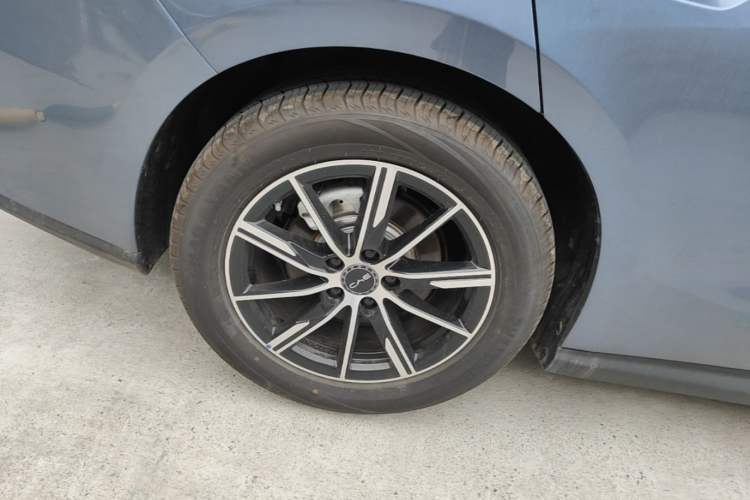 Used BYD Seal 06 New Energy 2026 DM-i Ultra-Enjoyment 128KM Smart Enjoyment Model Right Rear Wheel Hub