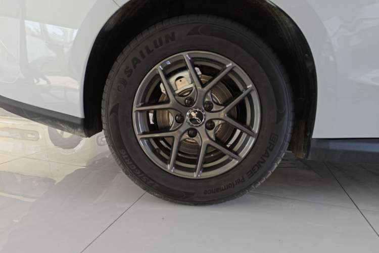 Used BYD Seal 06 New Energy 2026 DM-i Ultra-Enjoyment 128KM Luxury Edition Right Rear Wheel Hub