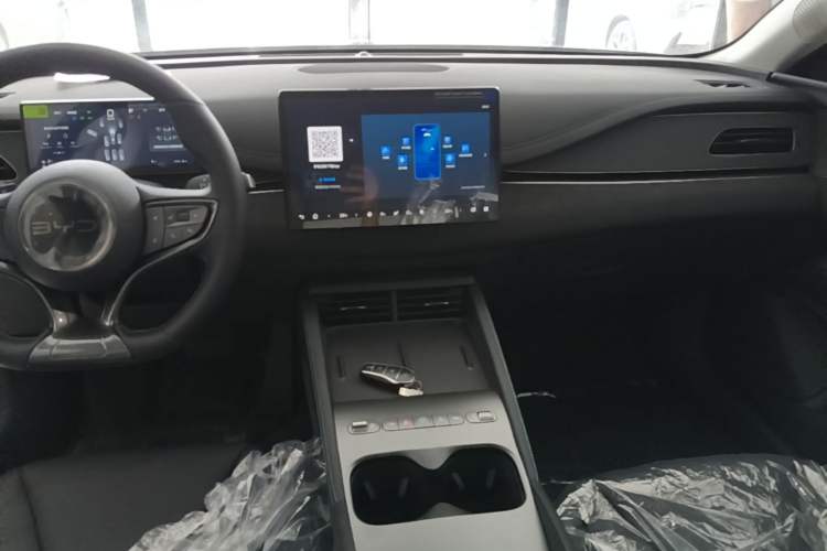 Used BYD Seal 06 New Energy 2026 DM-i Ultra-Enjoyment 128KM Smart Enjoyment Model Audio And AC Panel