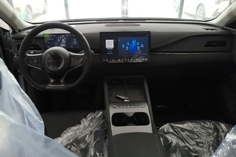 Used BYD Seal 06 New Energy 2026 DM-i Ultra-Enjoyment 128KM Smart Enjoyment Model Center Console