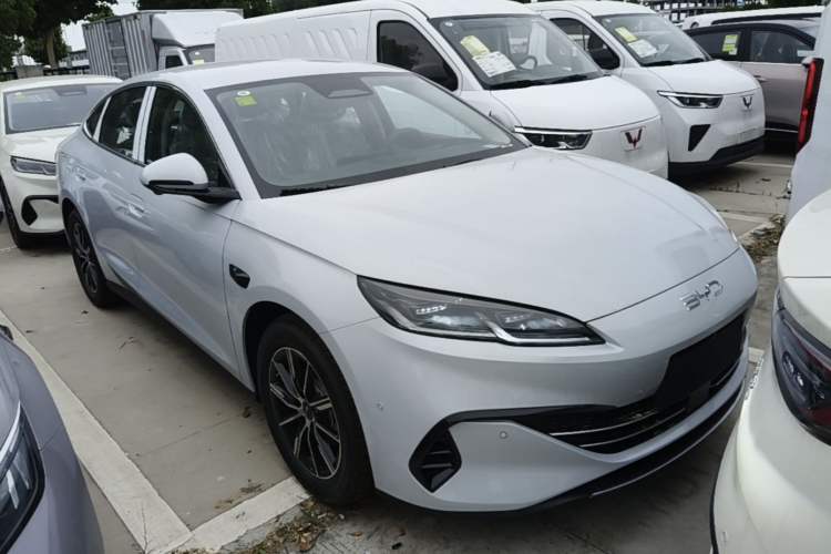 Used BYD Seal 06 New Energy 2026 DM-i Ultra-Enjoyment 128KM Smart Enjoyment Model Front Right 45 Deg
