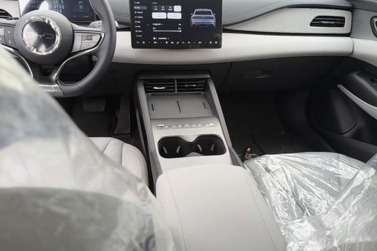 Used BYD Seal 06 New Energy 2026 DM-i Ultra-Enjoyment 128KM Smart Enjoyment Model Gear Lever