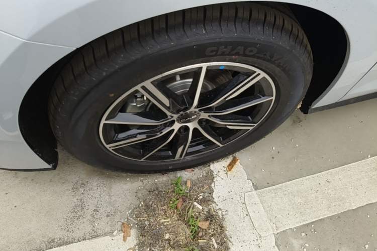 Used BYD Seal 06 New Energy 2026 DM-i Ultra-Enjoyment 128KM Smart Enjoyment Model Left Front Wheel Hub