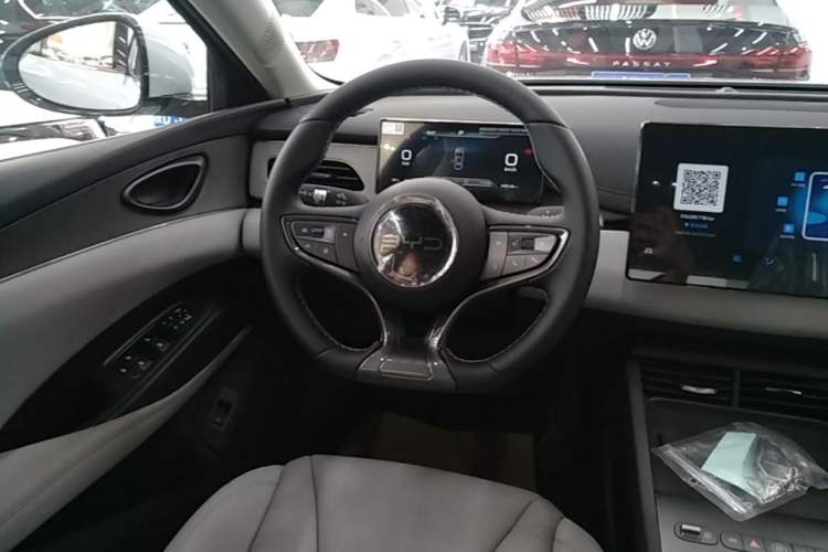 Used BYD Seal 06 New Energy 2026 DM-i Ultra-Enjoyment 128KM Luxury Edition Steering Wheel