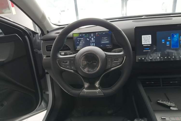 Used BYD Seal 06 New Energy 2026 DM-i Ultra-Enjoyment 128KM Smart Enjoyment Model Steering Wheel