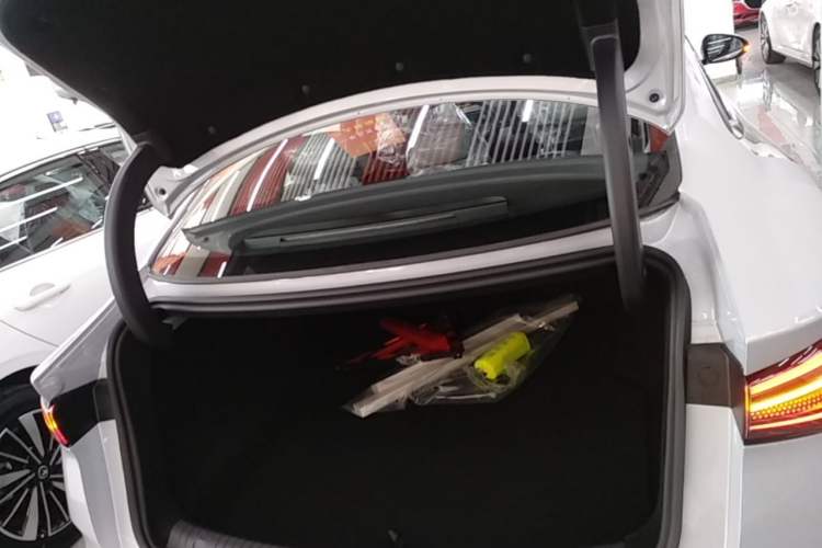 Used BYD Seal 06 New Energy 2026 DM-i Ultra-Enjoyment 128KM Luxury Edition Trunk