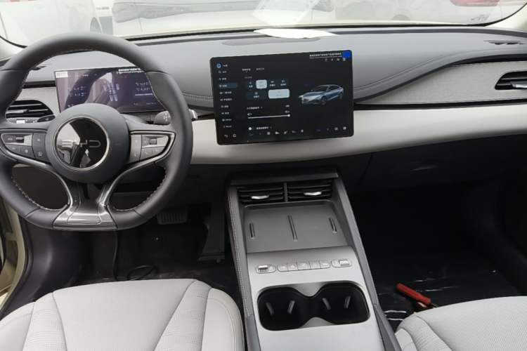 Used BYD Seal 06 New Energy 2026 DM-i Ultra-Enjoyment 128KM Smart Enjoyment Model Audio And AC Panel