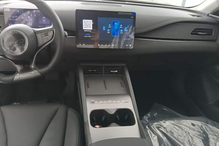 Used BYD Seal 06 New Energy 2026 DM-i Ultra-Enjoyment 128KM Smart Enjoyment Model Audio And AC Panel