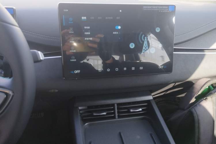 Used BYD Seal 06 New Energy 2026 DM-i Ultra-Enjoyment 128KM Luxury Edition Audio And AC Panel