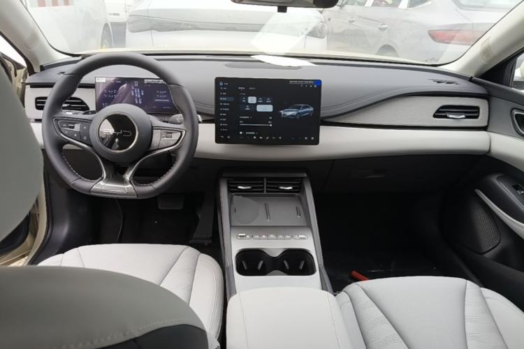 Used BYD Seal 06 New Energy 2026 DM-i Ultra-Enjoyment 128KM Smart Enjoyment Model Center Console