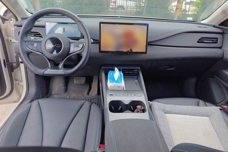 Used BYD Seal 06 New Energy 2026 DM-i Ultra-Enjoyment 128KM Luxury Edition Center Console