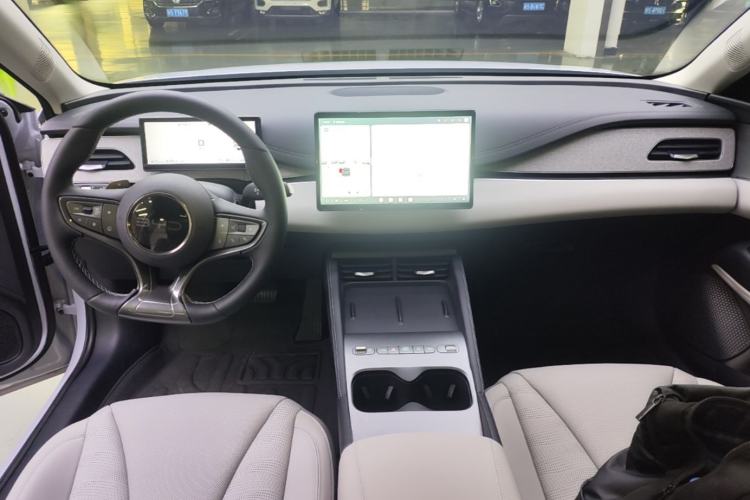 Used BYD Seal 06 New Energy 2026 Model DM-i Ultra-Enjoyment Edition 210KM Prestige Version Center Console