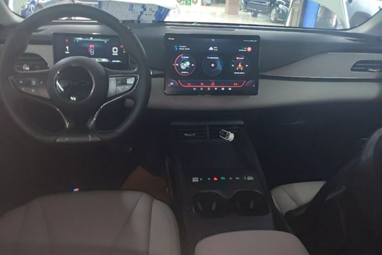 Used BYD Seal 06 New Energy 2026 DM-i Ultra-Enjoyment 128KM Luxury Edition Center Console