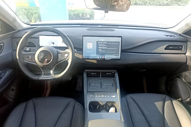 Used BYD Seal 06 New Energy 2026 Model DM-i Ultra-Enjoyment Edition 210KM Prestige Version Center Console