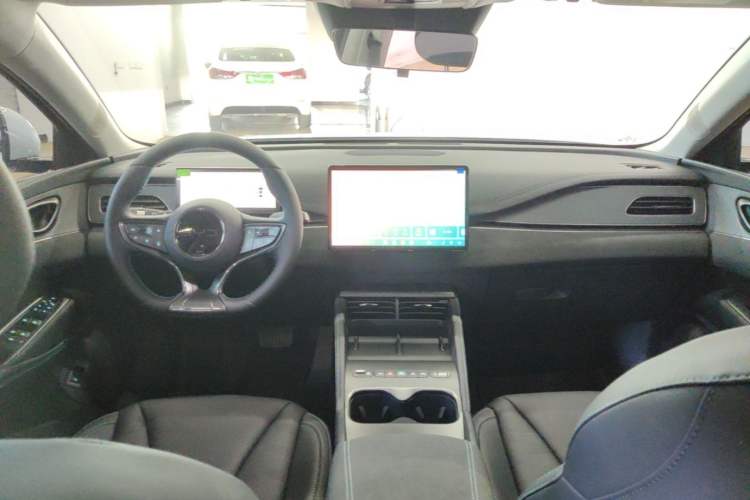 Used BYD Seal 06 New Energy 2026 Model DM-i Ultra-Enjoyment Edition 210KM Prestige Version Center Console