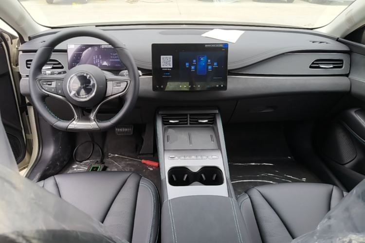 Used BYD Seal 06 New Energy 2026 DM-i Ultra-Enjoyment 128KM Smart Enjoyment Model Center Console