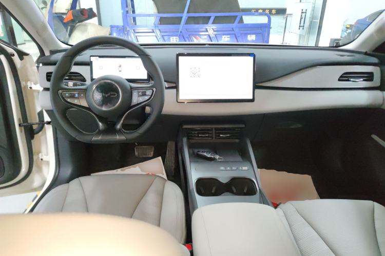 Used BYD Seal 06 New Energy 2026 DM-i Ultra-Enjoyment 128KM Luxury Edition Center Console