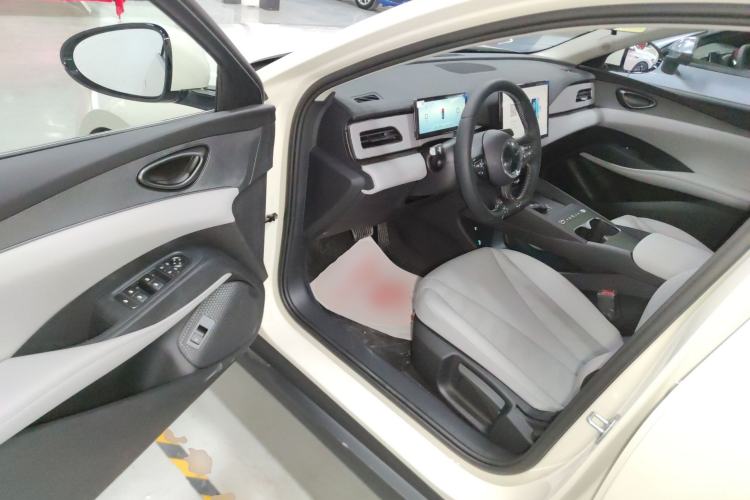 Used BYD Seal 06 New Energy 2026 DM-i Ultra-Enjoyment 128KM Luxury Edition Driver Seat