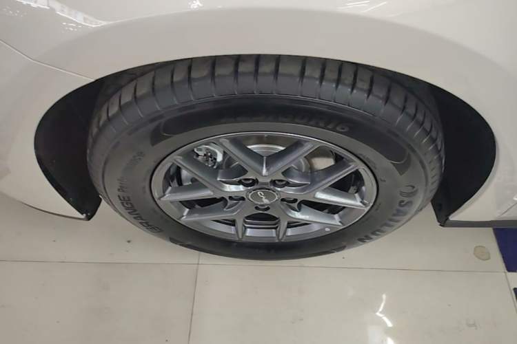 Used BYD Seal 06 New Energy 2026 DM-i Ultra-Enjoyment 128KM Luxury Edition Exterior 4
