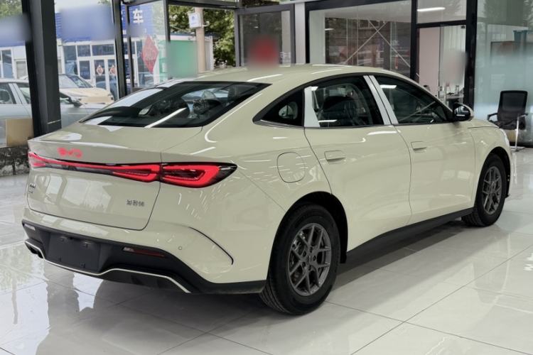 Used BYD Seal 06 New Energy 2026 DM-i Ultra-Enjoyment 128KM Luxury Edition Exterior 4