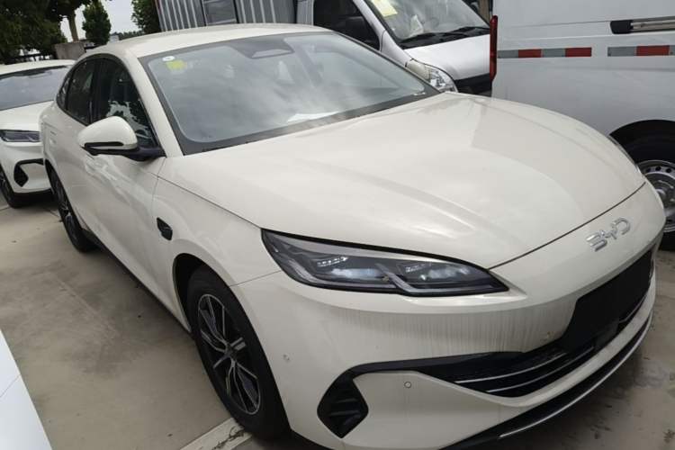 Used BYD Seal 06 New Energy 2026 DM-i Ultra-Enjoyment 128KM Smart Enjoyment Model Front Right 45 Deg