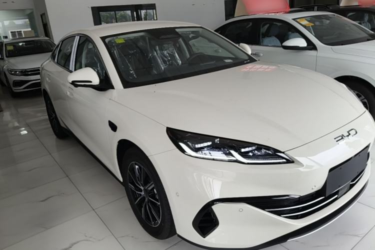 Used BYD Seal 06 New Energy 2026 DM-i Ultra-Enjoyment 128KM Smart Enjoyment Model Front Right 45 Deg