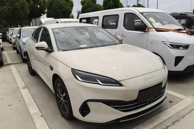 Used BYD Seal 06 New Energy 2026 DM-i Ultra-Enjoyment 128KM Smart Enjoyment Model Front Right 45 Deg