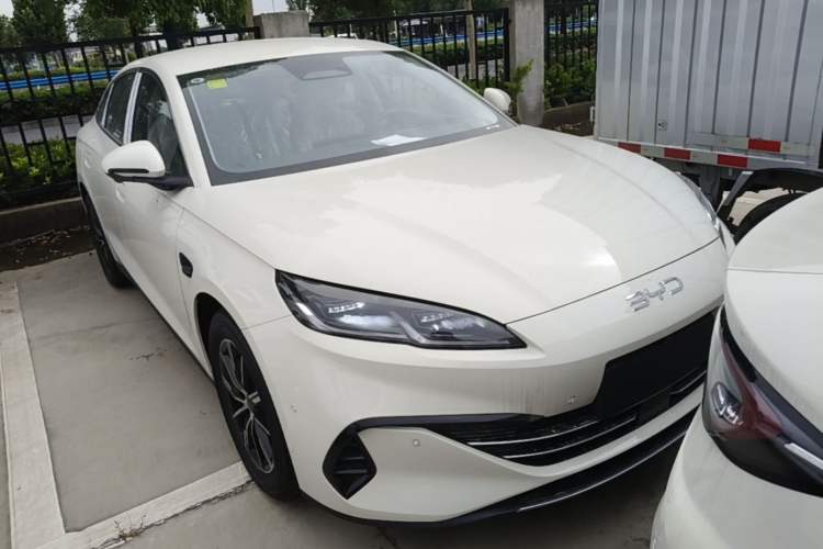 Used BYD Seal 06 New Energy 2026 DM-i Ultra-Enjoyment 128KM Smart Enjoyment Model Front Right 45 Deg