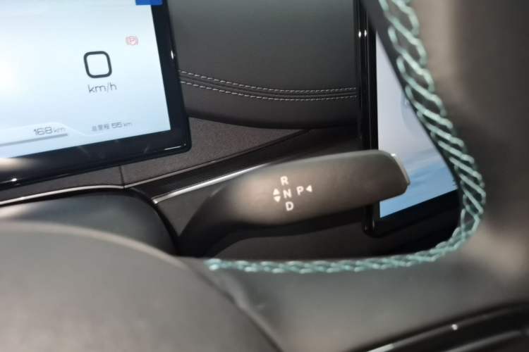 Used BYD Seal 06 New Energy 2026 DM-i Ultra-Enjoyment 128KM Luxury Edition Gear Lever