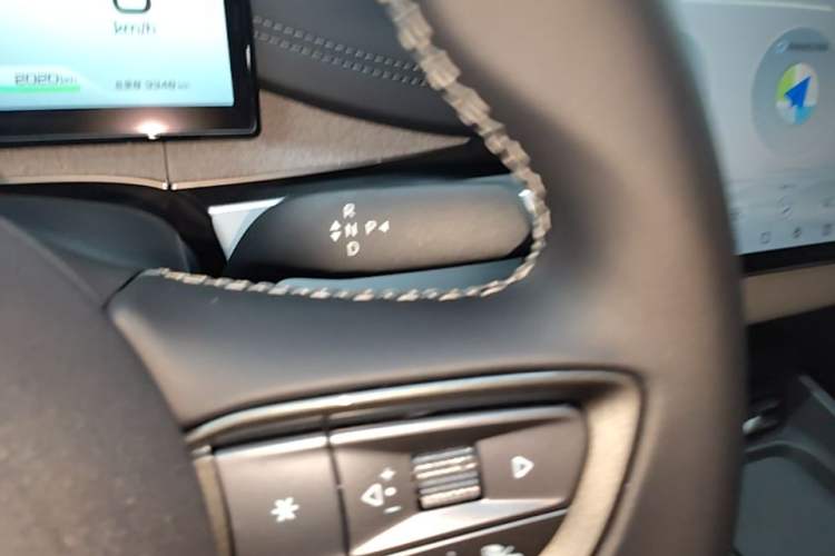 Used BYD Seal 06 New Energy 2026 DM-i Ultra-Enjoyment 128KM Luxury Edition Gear Lever