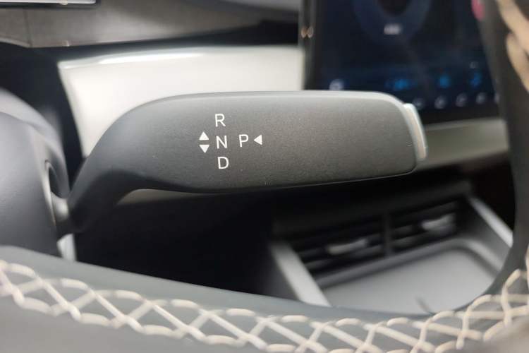 Used BYD Seal 06 New Energy 2026 DM-i Ultra-Enjoyment 128KM Luxury Edition Gear Lever