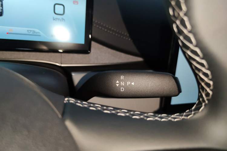Used BYD Seal 06 New Energy 2026 DM-i Ultra-Enjoyment 128KM Luxury Edition Gear Lever