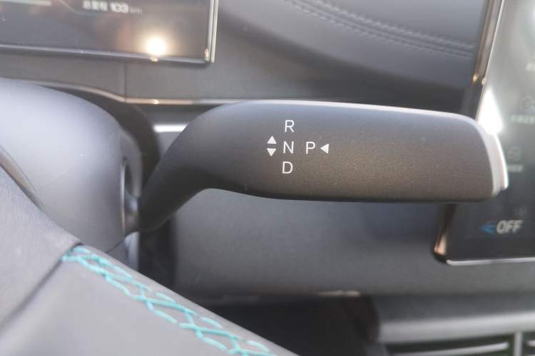 Used BYD Seal 06 New Energy 2026 DM-i Ultra-Enjoyment 128KM Luxury Edition Gear Lever